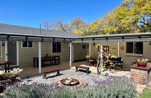 Boambee House | Cedarvale Cottage