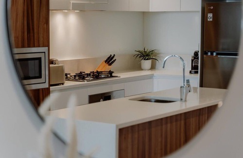 City East Apartment | Center 1-Bed with Gym, BBQ and Stunning Views