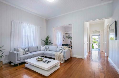 Milton House | Central Haven Milton 4BR Sleeps 10