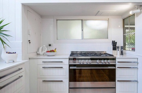 Milton House | Central Haven Milton 4BR Sleeps 10