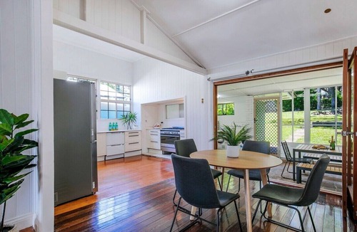 Milton House | Central Haven Milton 4BR Sleeps 10