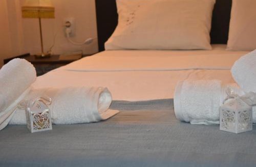 Paralia Ofryniou Apartment | Central Luxury Apartment next to the Beach