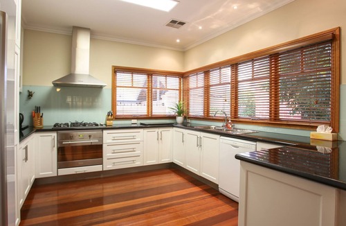 East Victoria Park House | Central Perth Short Stay - suits families and close to cafe strip