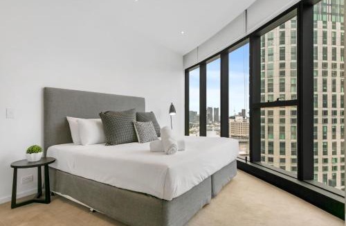Southbank Apartment | Central Southbank Apt w Stunning City Views & Pool