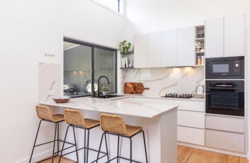 Charlotte Bay House | Charlottes Hideaway