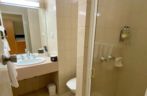 Traralgon Apartment | Charm and private, fully furnished suite for rent.