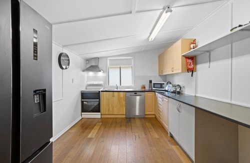 Mitchelton House | Charming 2-Bed Cottage Near Local Shops