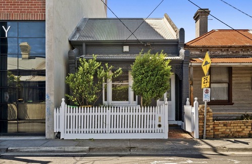 Cremorne House | Charming 2-Bed Home with Outdoor Space in Cremorne