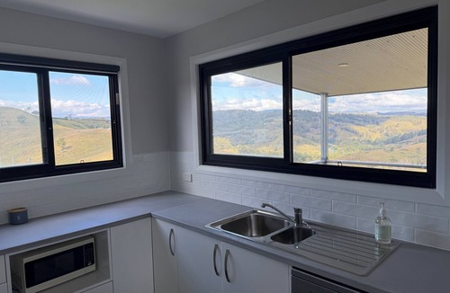Lithgow City Council House | Charming 2 bedroom cottage in kanimbla valley