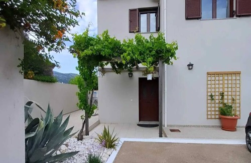 Eleios-Pronnoi Villa | Charming 2 bedroom villa in Agia Eirini with WiFi , AC, pool. Sleeps up to 6.