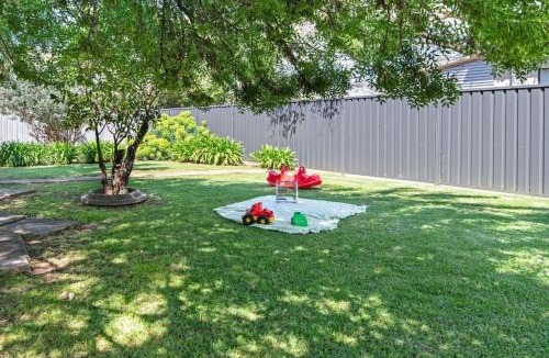 Joslin House | Charming 3-Bedroom Sandstone Haven with free wine