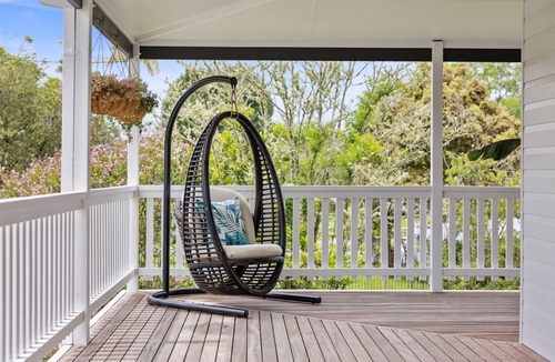 Repton House | Charming 3-bedroom house in enchanting Repton with AC, WiFi