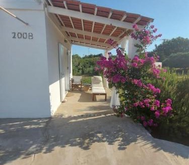 South Rhodes House | Charming Cottage on the sea turtle beach