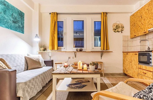 Kalamata House | Charming Downtown Retreat with Parking Spot