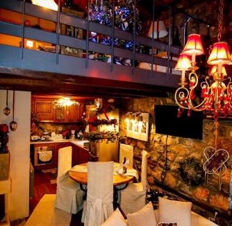 Aghios Athanasios Ski Chalet | Charming 3-storey Loft with fireplace