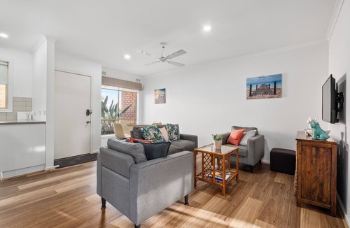 Ocean Grove House | Charming Riverside Unit in Paradise FREE Wi-Fi