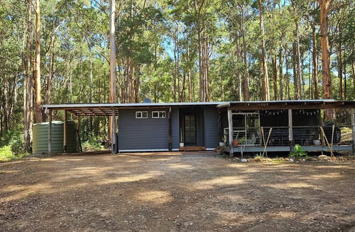 Yeagarup Cabin | Charming secluded 2-bedroom cabin in brilliant Yeagarup with AC, WiFi