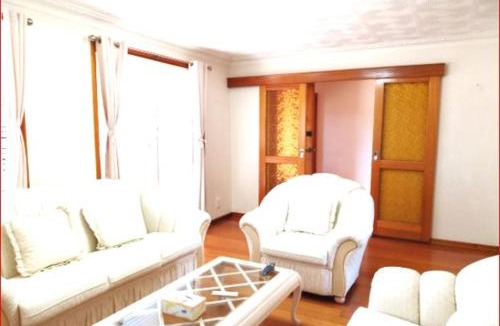 Werribee House | Charming Three-Bedroom Holiday Home Near Tourist Attractions