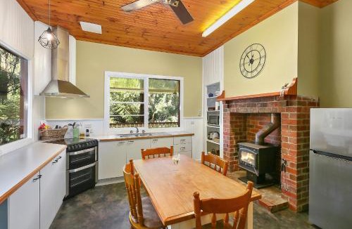 Warburton Bed & Breakfast | Charnwood Cottages in Warburton
