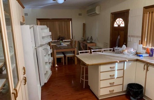 Mount Druitt House | Chateau Emily - Western Sydney