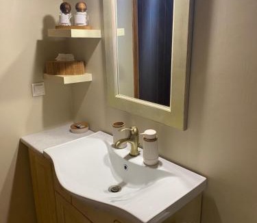 Ermionida House | Cheerful 3 bedroom cottage with indoor fireplace