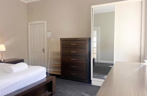 Turvey Park House | Cheerful 3-bedroom home with free parking on site