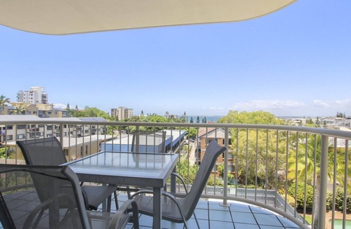 Kings Beach Apartment | Cheltenham Apartments Unit 11, 40 King St