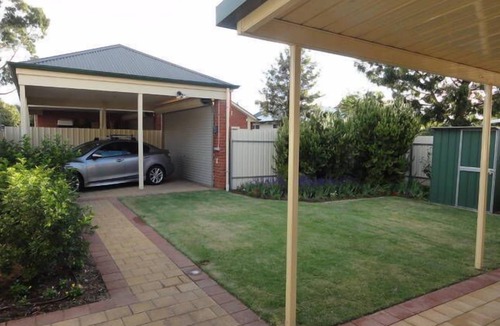 Cheltenham House | Cheltenham House: 3 bedroom, 2 bathroom renovated villa