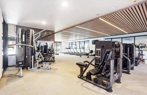 Moonee Ponds Apartment | Chic 1-Bed with City Views Parking Gym & Pool