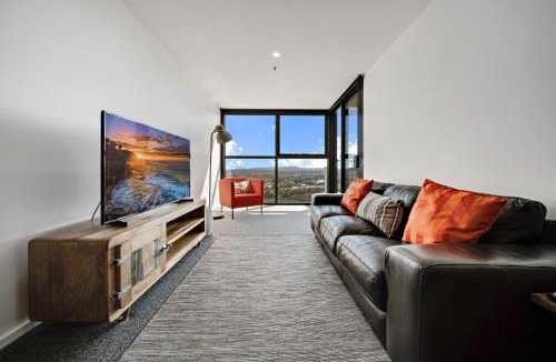 Belconnen Apartment | Chic 1-Bed with Stunning Lake View & Indoor Pool
