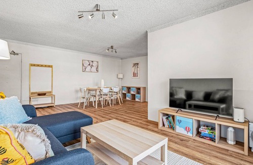 Long Jetty Apartment | Chic 2-Bed Apartment Near the Beach