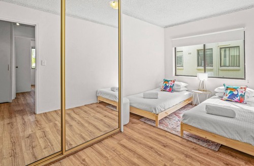 Long Jetty Apartment | Chic 2-Bed Apartment Near the Beach