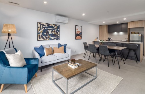 Braddon Apartment | Chic 3-Bed in Central with Pool, Sauna and Gym