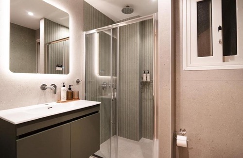 Pangrati Apartment | Chic Value Stay 2BR Pagkrati