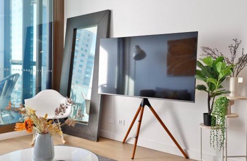Chinatown Apartment | Chic Zenith Retreat -Vista丨Skylight丨Parking