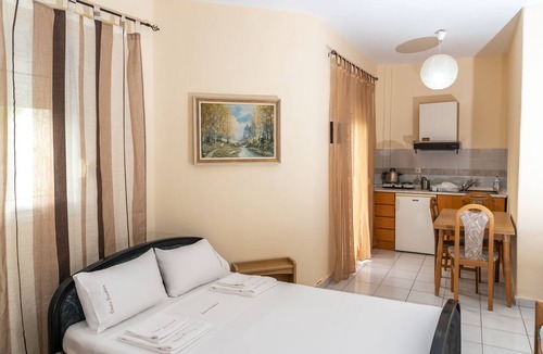 Kallithea House | Chris Apartments