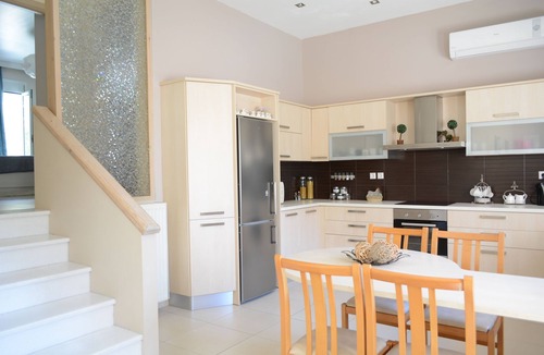Skiathos Town Villa | CHRIS REA VILLA - WITH PRIVATE POOL AND JACUZZI