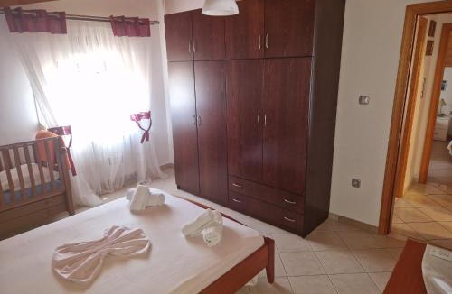 Plataria Apartment | Chrispy Apartments
