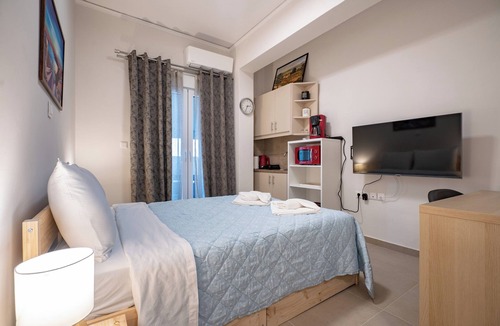 Plaka Apartment | City Center Studio for 2 by MPS