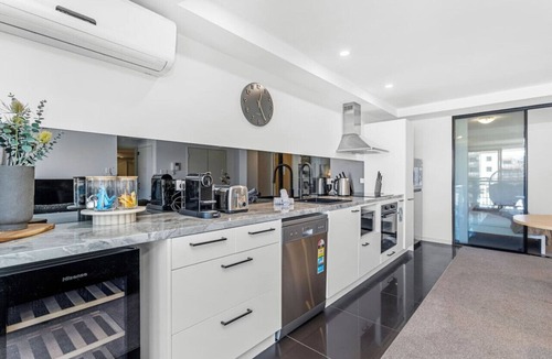 East Perth Apartment | City Life: 2BR Apt with Pool, Gym, Sauna & Car Bay