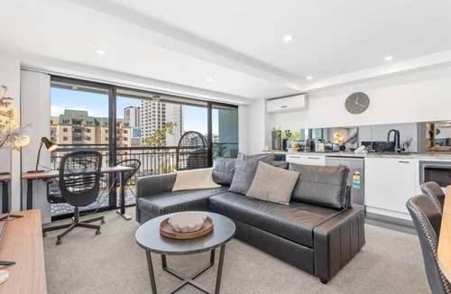 East Perth Apartment | City Life: 2BR Apt with Pool, Gym, Sauna & Car Bay