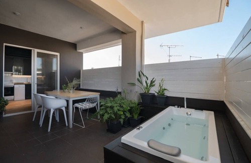 Kalamata House | City's Best-Kept Secret, Chic & Luxe Getaway