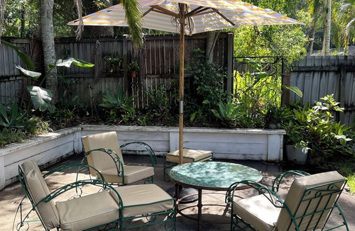 Byron Bay House | Classic Byron house. Walk to corner cafe and beach. Close to everything.