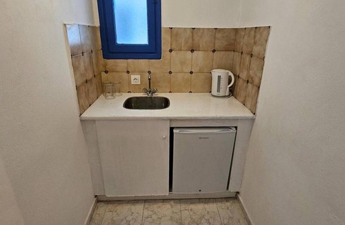 Perissa Apartment | Classic Triple Room 1 with Mountain View, Balcony and Air Conditioning