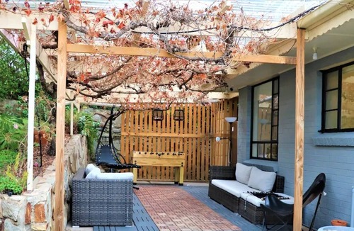 Bellevue Heights House | Classy bungalow in Adelaide/wineries/beaches/hills/national