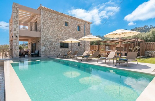 Ano Vasilikos House | Claudio Stone House!