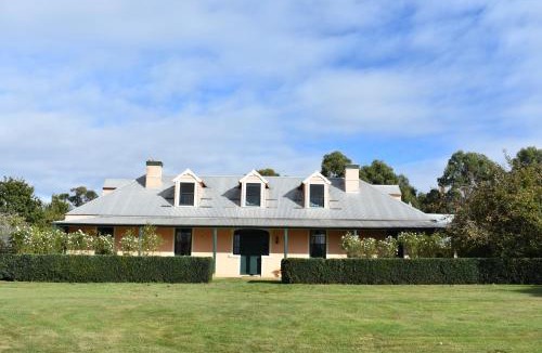 Bishopsbourne House | CLAYFIELD HOMESTEAD - rustic country accommodation