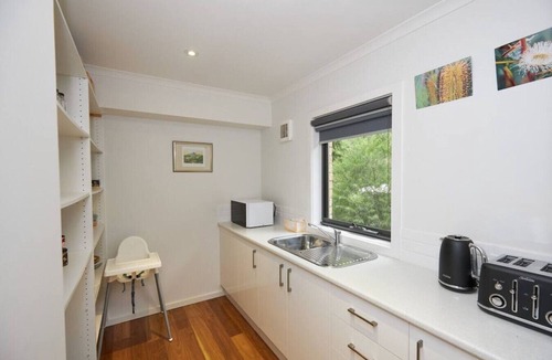 Aireys Inlet House | Claystone - walking distance to the beach!