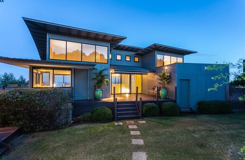 Fairhaven House | Cliff Edge Luxury I An Oceanview Escape Above Fairhaven