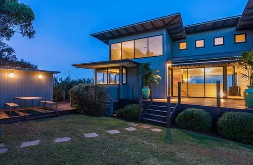 Fairhaven House | Cliff Edge Luxury I An Oceanview Escape Above Fairhaven